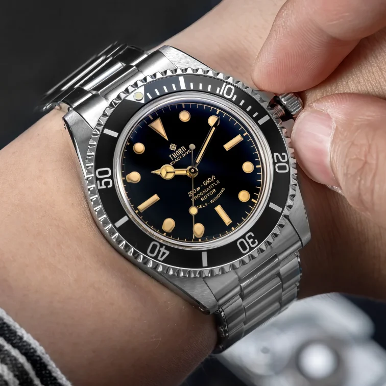 THORN Men Automatic Watch 40MM Mechanical Wristwatch Diver 200m Waterproof C3 Luminous Sapphire Mirror PT5000 Aluminium Bezel