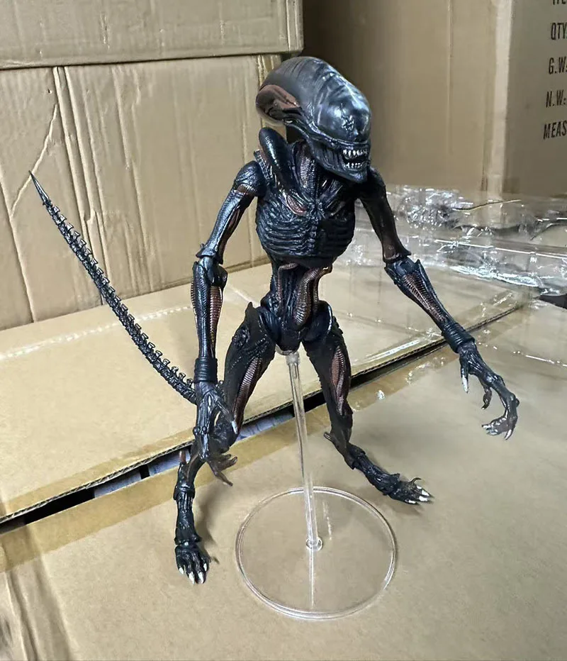

Neca Deadly Ship Alien New Movie Romulus 10-дюймовая модель «сделай сам» офисное украшение для рабочего стола подарок на день рождения и фестиваль