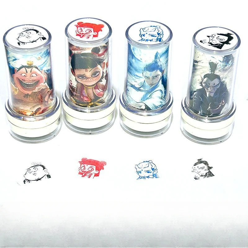 Nezha の悪魔の子が海で咆哮を上げる アザラシを囲む漫画 Aobing 高い美しさ 面白い かわいい 装飾アザラシ 絶妙なプレゼント