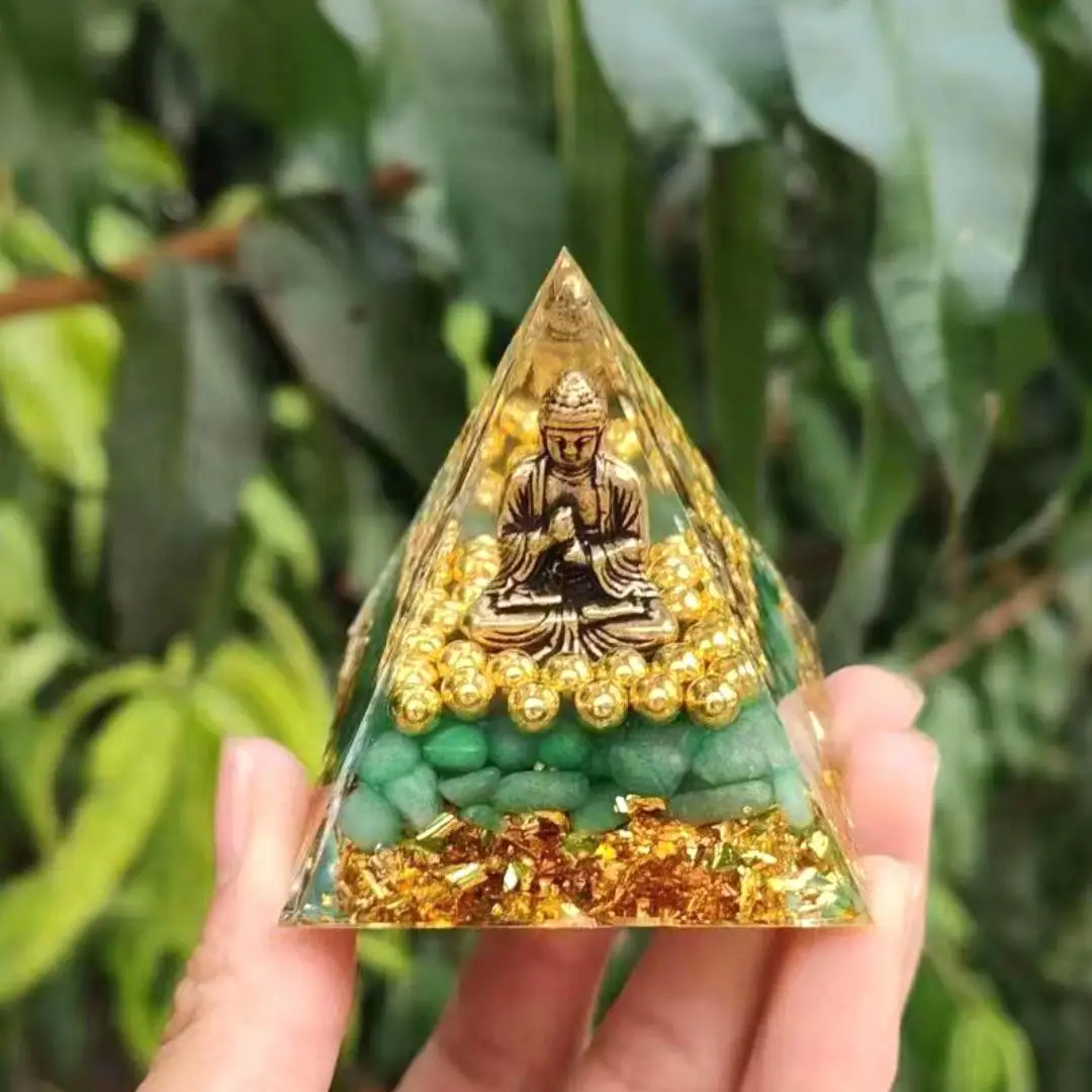 1pc pirâmide ornamento estátua de buda resina de cascalho, estátua de buda pirâmide de cristal, pequeno buda bonito em pirâmide de cristal orgone