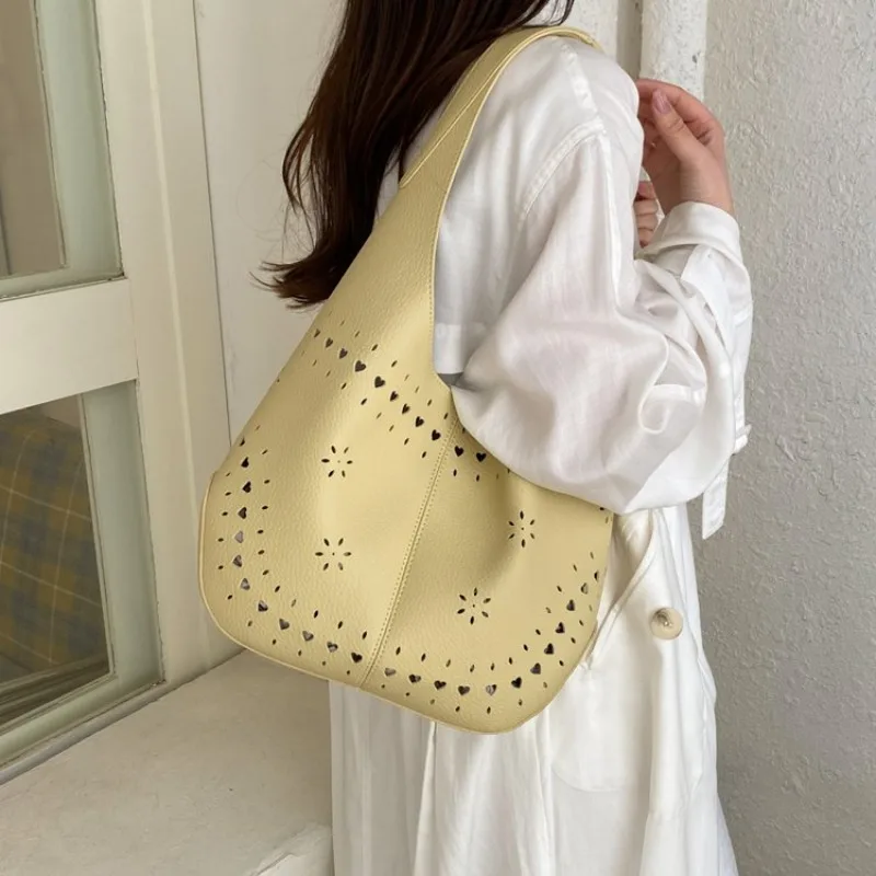 

Casual Vintage Elegant Leather Handbag Women High End Classic Simple Trendy Paris Messenger Bag