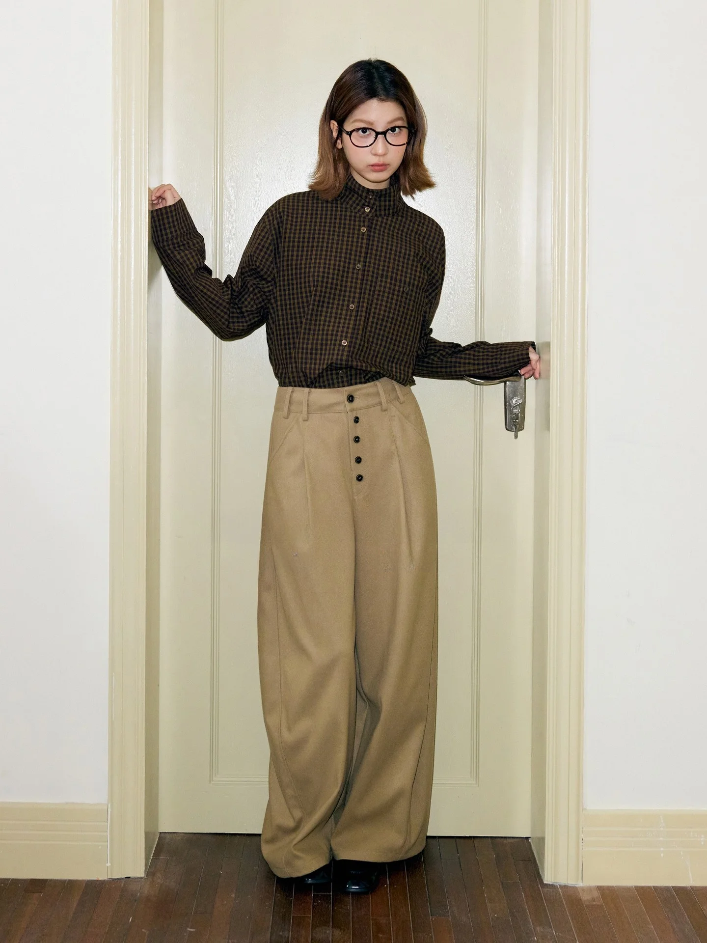 

Lightweight Woolen A-Line Casual Pants Double Pleat Button Design Oak Apricot Casual Trousers for Women High Waist Straight Leg