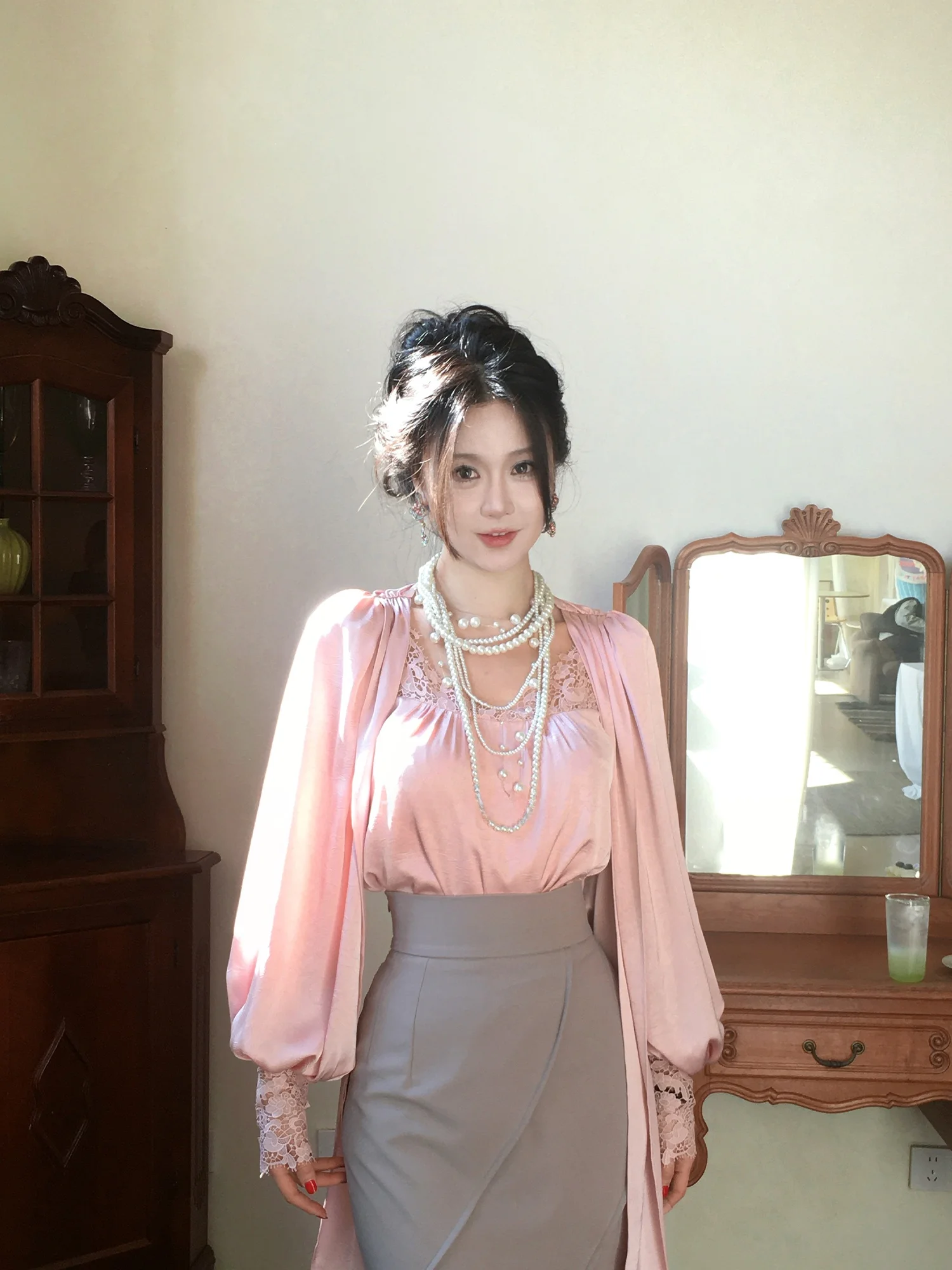 

Ранневесенняя оригинальная женская блузка в стиле ретро с рюшами, свободного кроя, с длинными рукавами, V-образным вырезом, на пуговицах, дышащая, модная