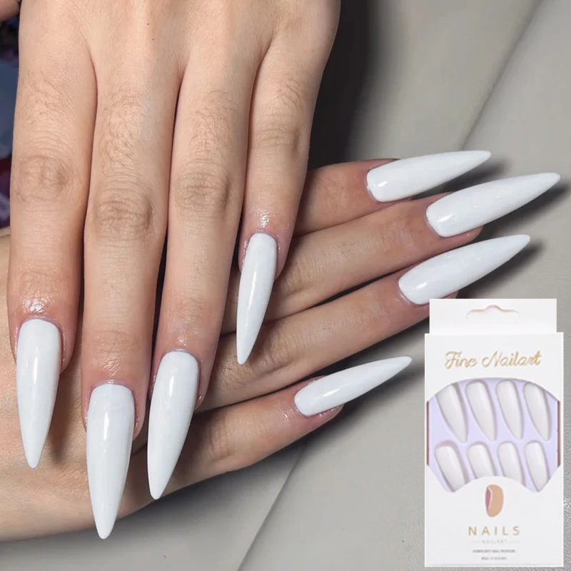 24 pezzi di unghie finte nere lucide set copertura completa stampa sulle punte delle unghie lungo stiletto unghie artificiali rimovibili decorazione nail art