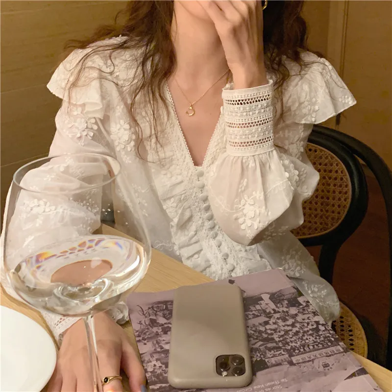 

Embroidered Lace Splicing Long-sleeved Shirt Women's 2026 Spring and Summer Loose Bubble Sleeve Shirt