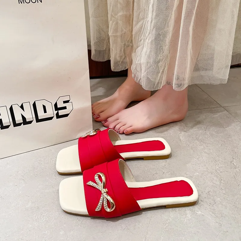 New Trendy Metal Decor Square Toe Casual Women's Slippers 2026 Summer Simple Color Match Comfort Flat Women Shoes Мюли Женские