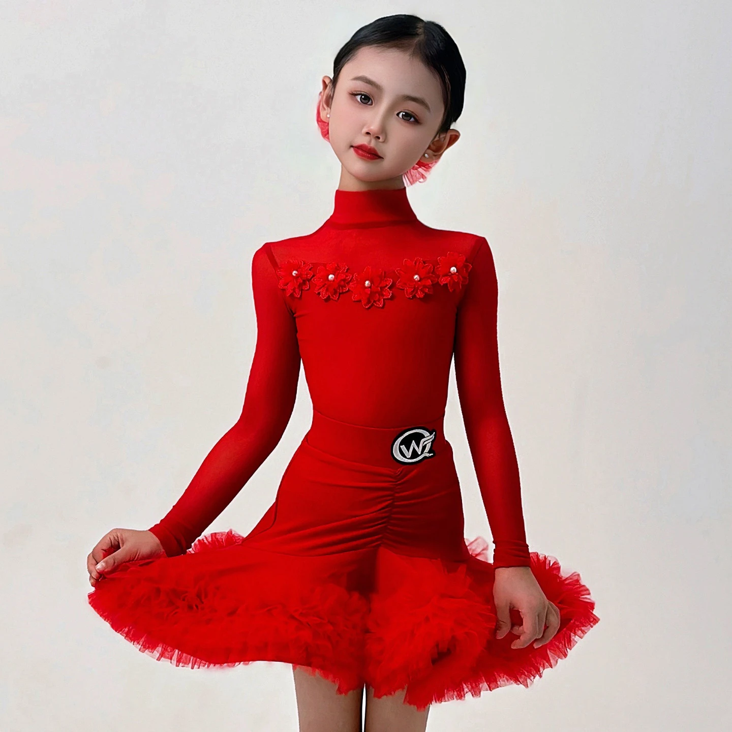 Abiti da ballo latino per bambini Abito rosso a maniche lunghe Gonna soffice Vestito da competizione di ballo latino per ragazze Costume Cha Cha DNV26055