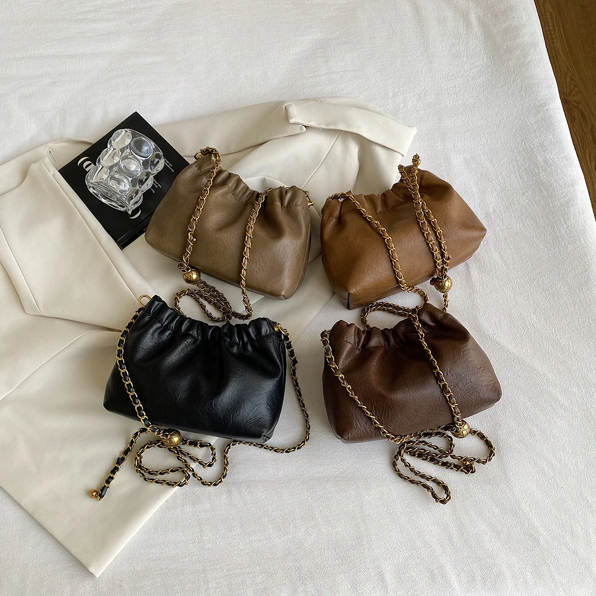 

2025 New Black Handbag, Unique And Versatile Cross-body Bag With Fashionable Chain, Pleated Cloud-shaped Bag