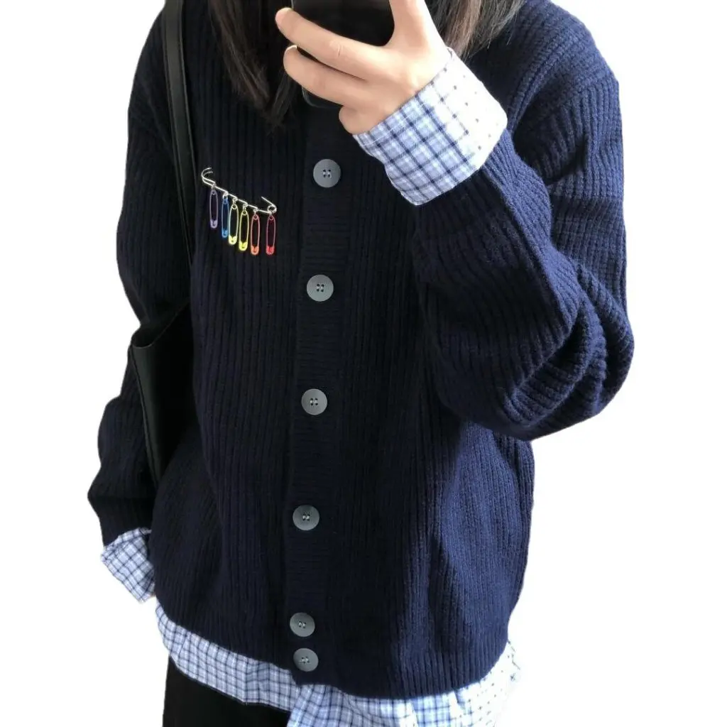 

Women's Retro Plaid Stitching Knitwear Jacket Lazy Style Fake Two-Piece Cardigan Trendy Autumn Winter Sweater Design Sense