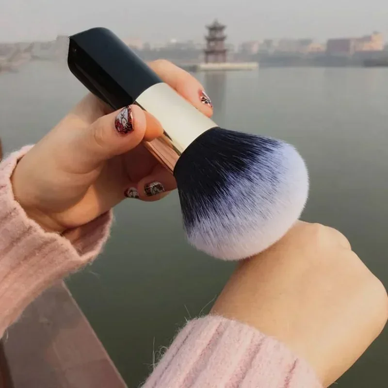 

Large Size Powder Foundation Brush Professional Makeup Brush Multifunctional Cosmetic Blush Sculpting Bronzer Brush Makeup 2030