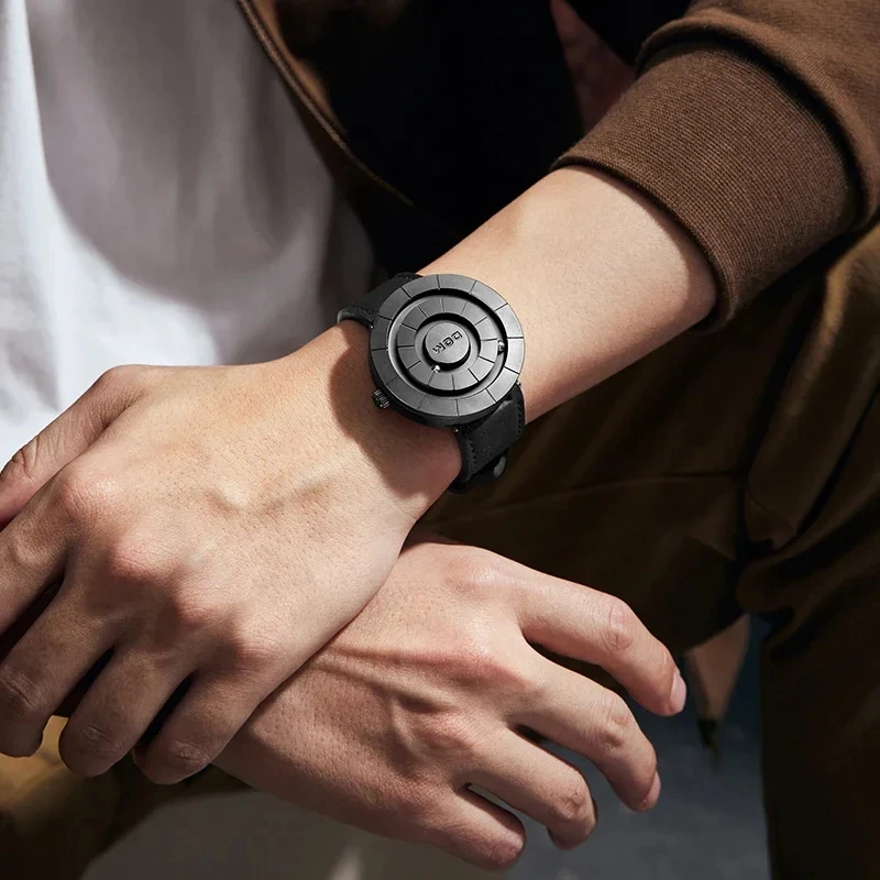 ساعة كوارتز كاجوال للرجال DOM 1753 بحزام جلدي مقاوم للماء مع كرة مغناطيسية بتصميم إبداعي للرجال وإكسسوارات عصرية