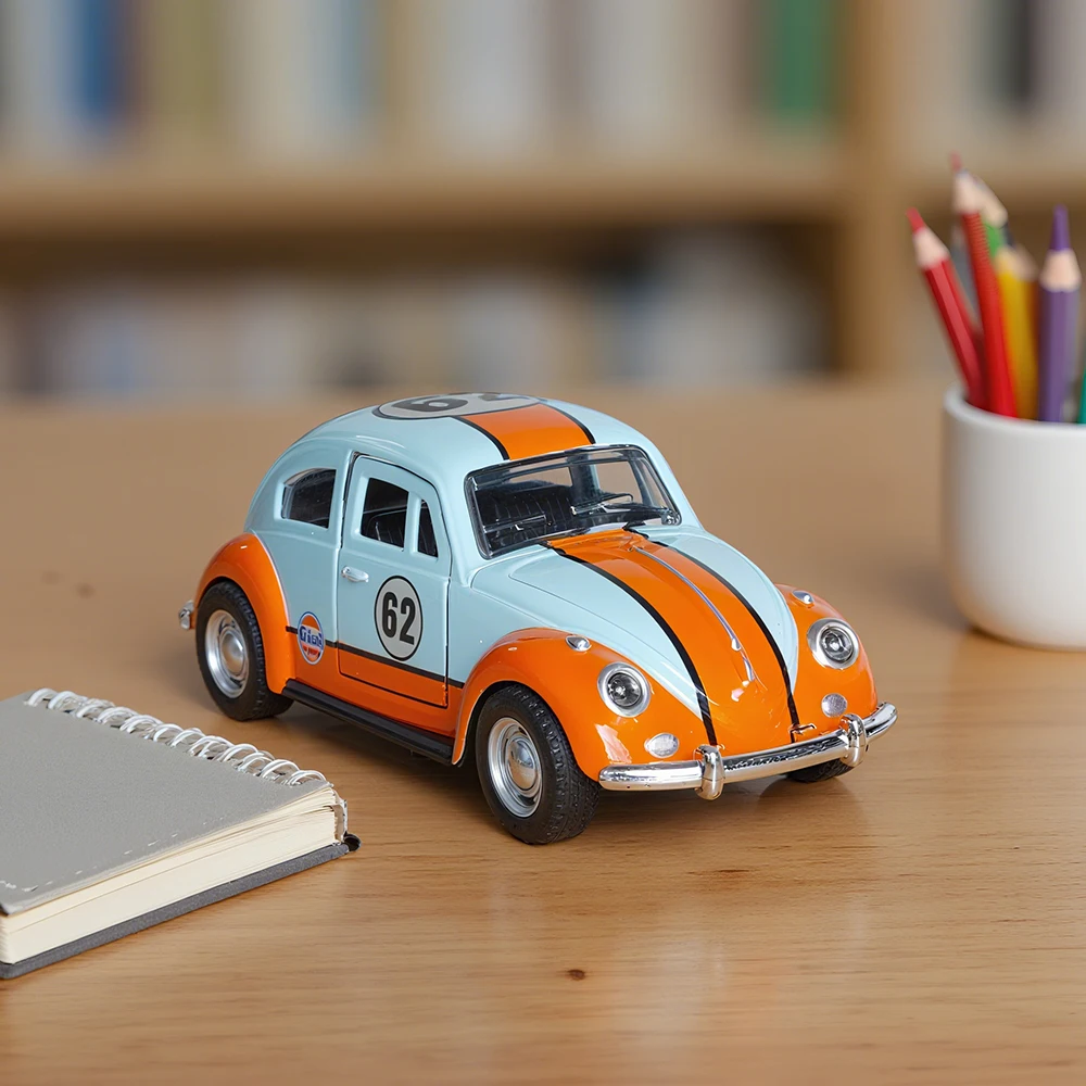 1:36 Retro Beetle Alloy Die-Cast Model Car, Pull Back, Openable Doors, Collectible Desktop Ornament