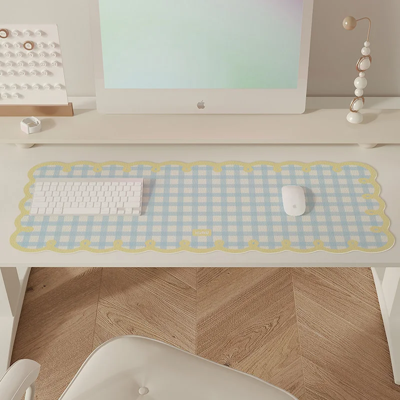 VIKAMA Kawaii Pink Checkered Desk Mat Large Non-slip Mouse Pad Aesthetic Office Keyboard Mat
