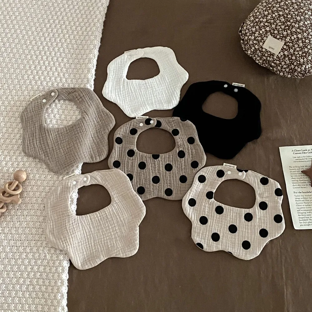 

Feeding Anti-vomiting Bibs Cotton Yarn Flower Shape Dotted Baby Cotton Bibs Princess Waterproof Baby Drooling Bibs