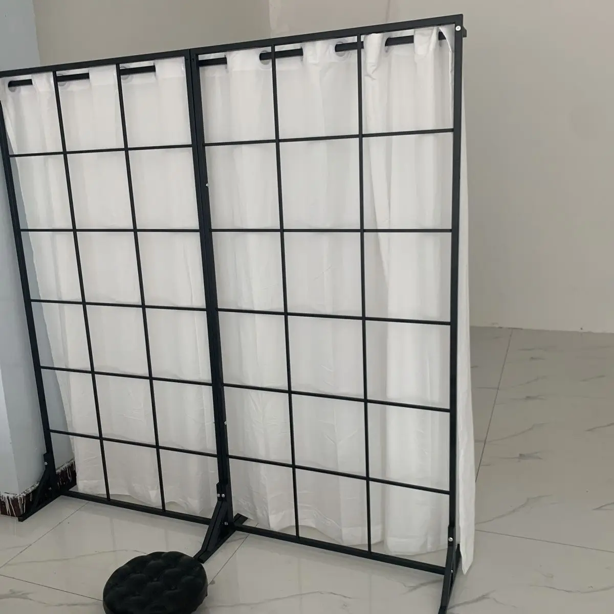 No-Drill Wrought Iron Room Divider Screen Freestanding Partition for Beauty Salon Rental Room Home