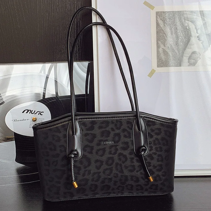 

New Leopard-print Shoulder Bag Stylish Contrast-color Underarm Bag Personality Elegant Handbag Large-capacity Versatile Tote Bag
