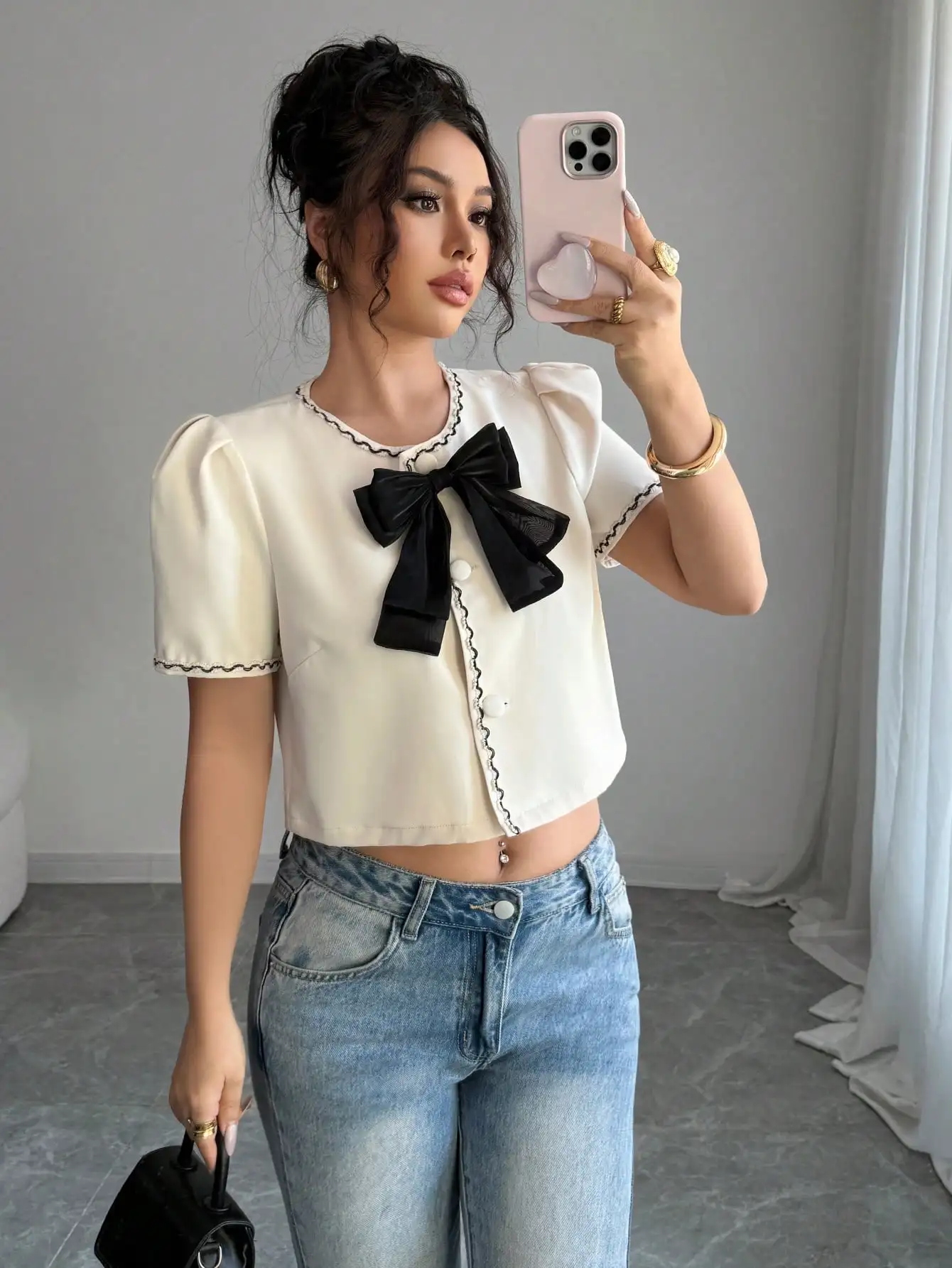 

French Vintage Sweet & Cool Style Short Women's Shirt, Summer New Black Bow Trim Waist-Cinching Slimming Blouse.