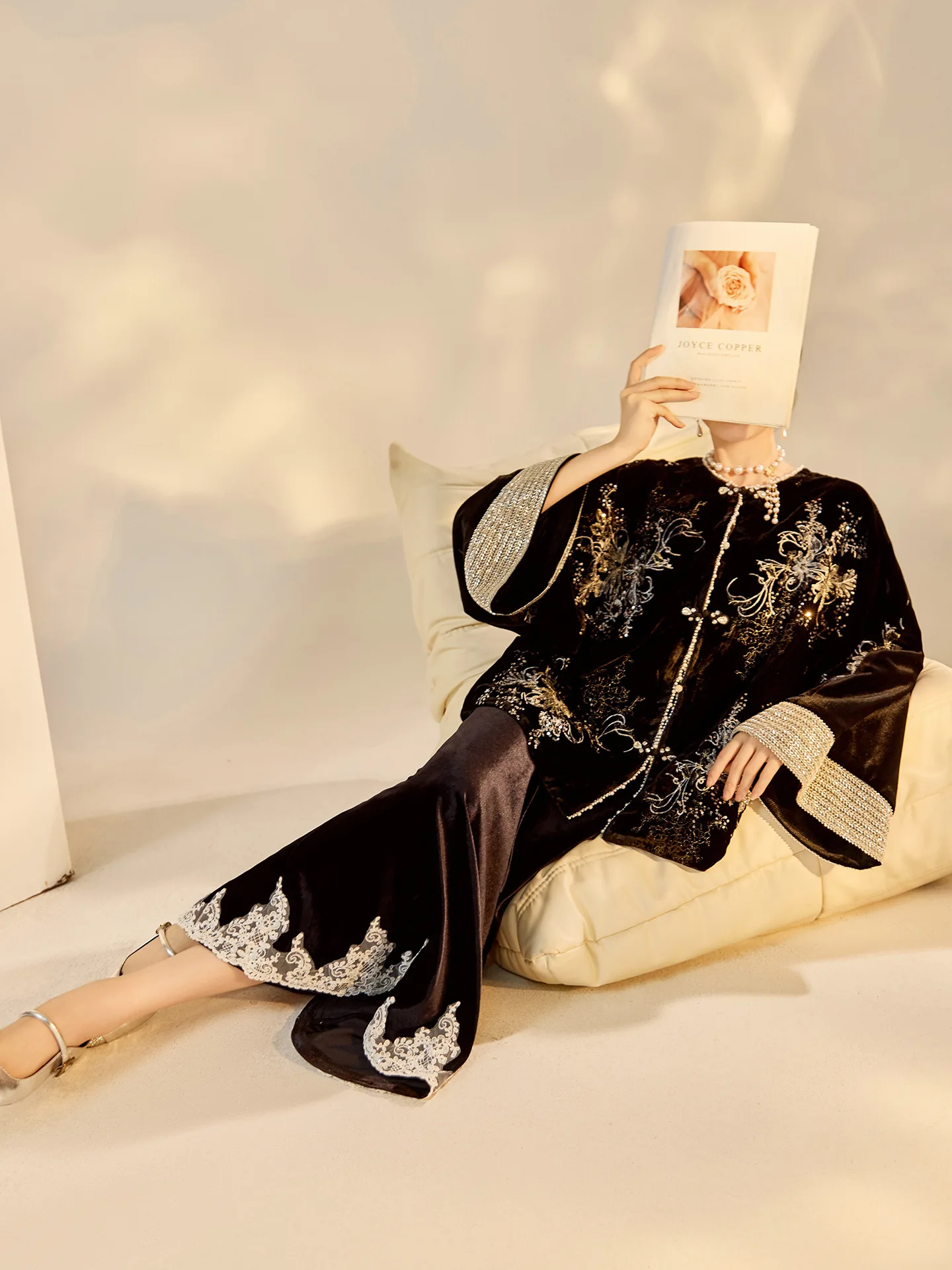Chinese Style Black Round Neck Buckle Sequin Embroidered Bead Jacket Mermaid Half Skirt Set Jacket Coat Outerwear