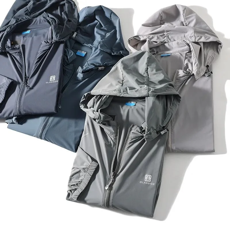 سترة Qui-Drng خفيفة الوزن وقابلة للتنفس للرجال في الهواء الطلق مع قبعة قابلة للفصل للسفر في الصيف ملابس للحماية من الشمس