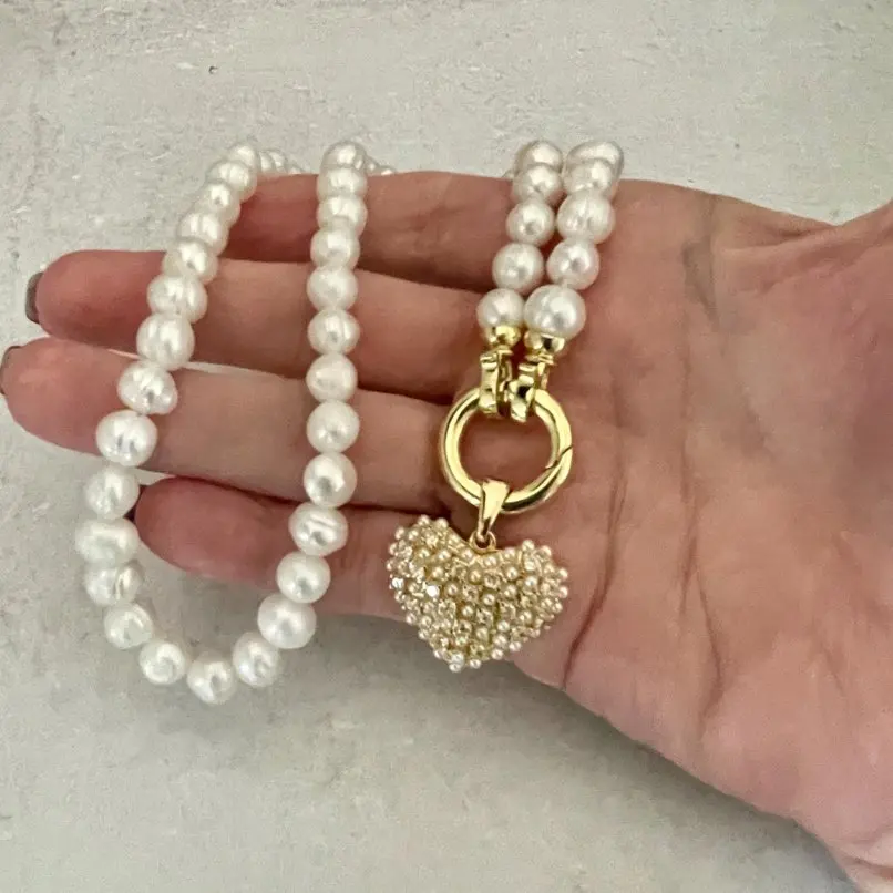 

Detachable Heart-Shaped Pendant Pearl Necklace Freshwater Pearl Studded with Diamonds Elegant Jewelry Accessory