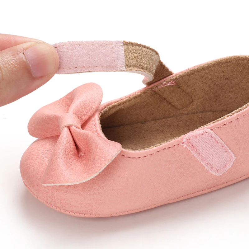 Einfarbige PU-Leder Prinzessinnen-Schuhe mit Schleife und rutschfester Gummisohle für Babys von 0-18 Monaten. – Detail 8