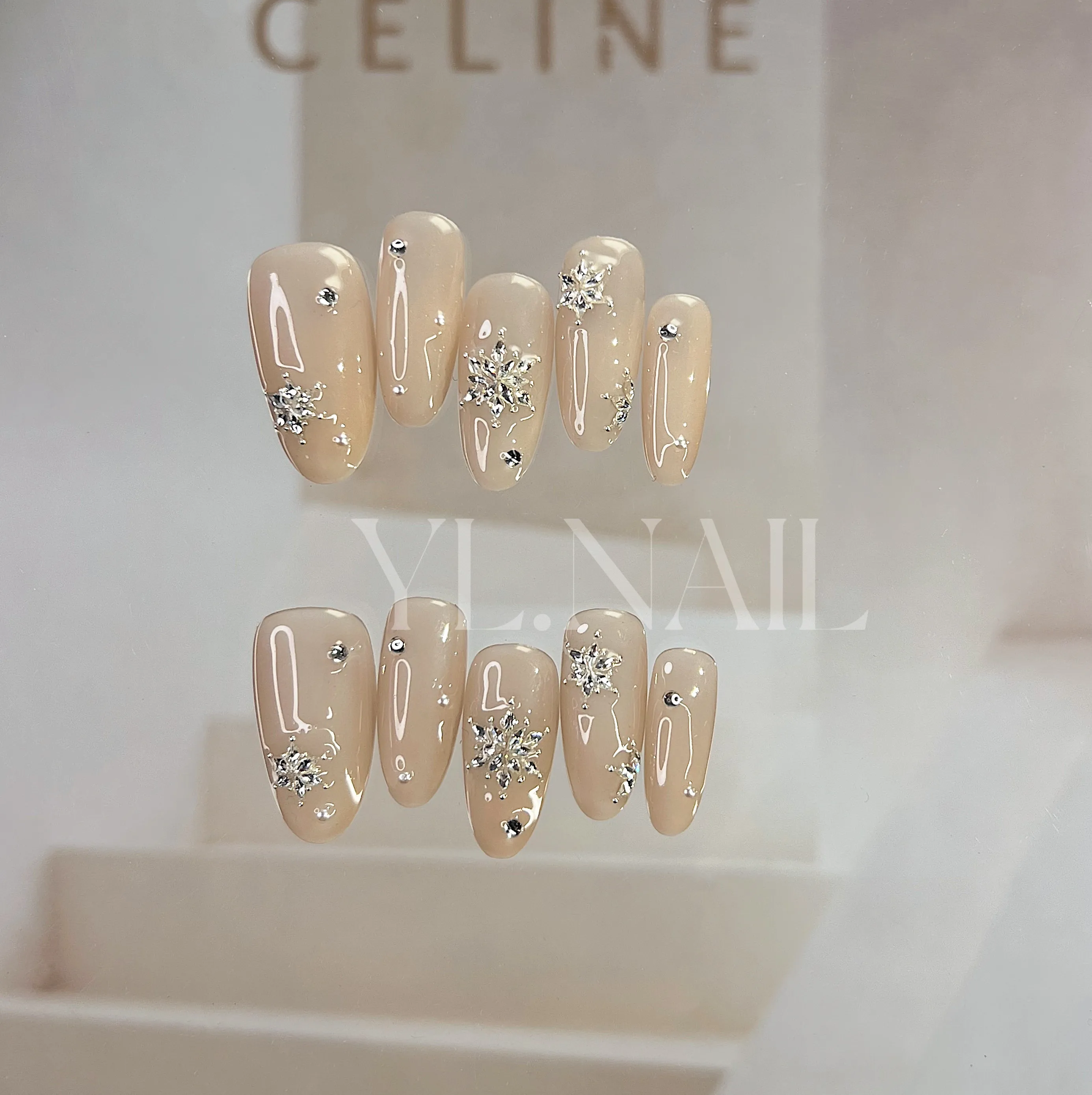 Medium Long Almond Press On Nails Nude Color With Silver Snowflake Rhinestones Reusable Fake Nails Gentle Luxury False Nail Tips
