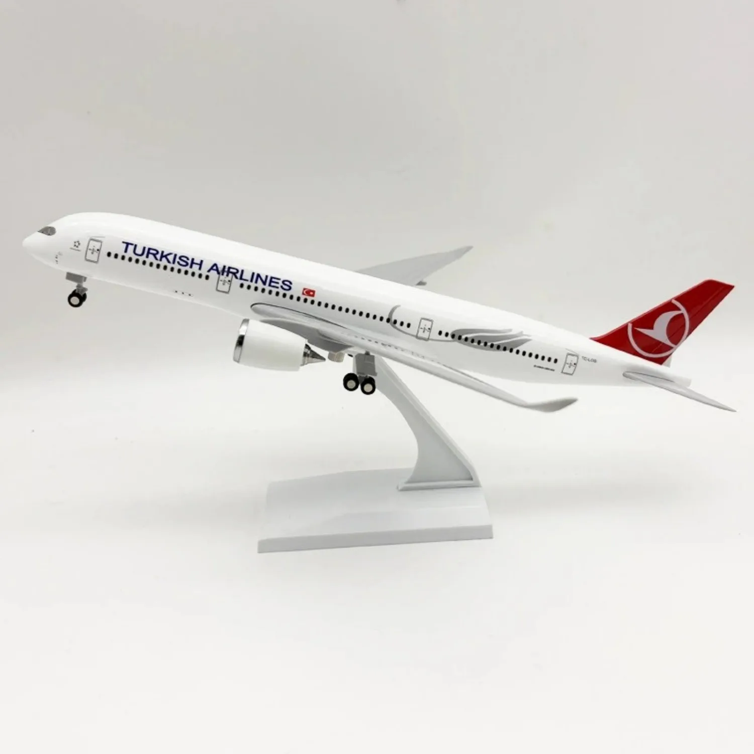 

Миниатюрная модель самолета A350 Turkish Airways, 30 см, масштаб 1:250, литая под давлением, из смолы, с колесами, игрушка для мальчиков, сувенир