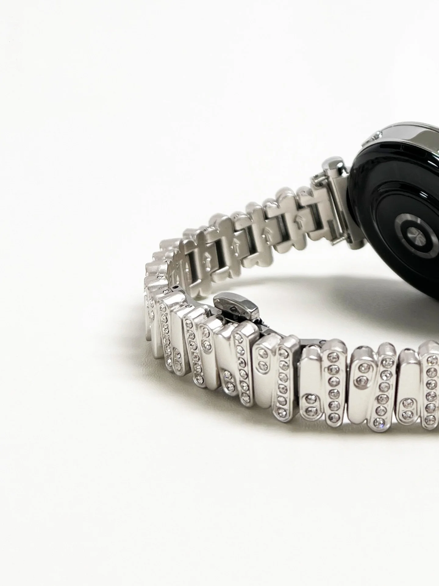 

Необычная инкрустация бриллиантами подходит для ремешков HW Watch Fit3/Fit4 и ремешков HW 8/9/10NFC ручной работы.