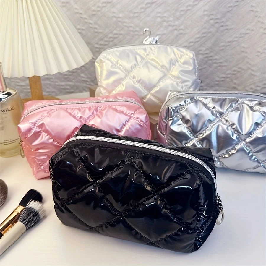 

High - style travel makeup bag for women, large capacity, hand - held, high - end cosmetic organizer
