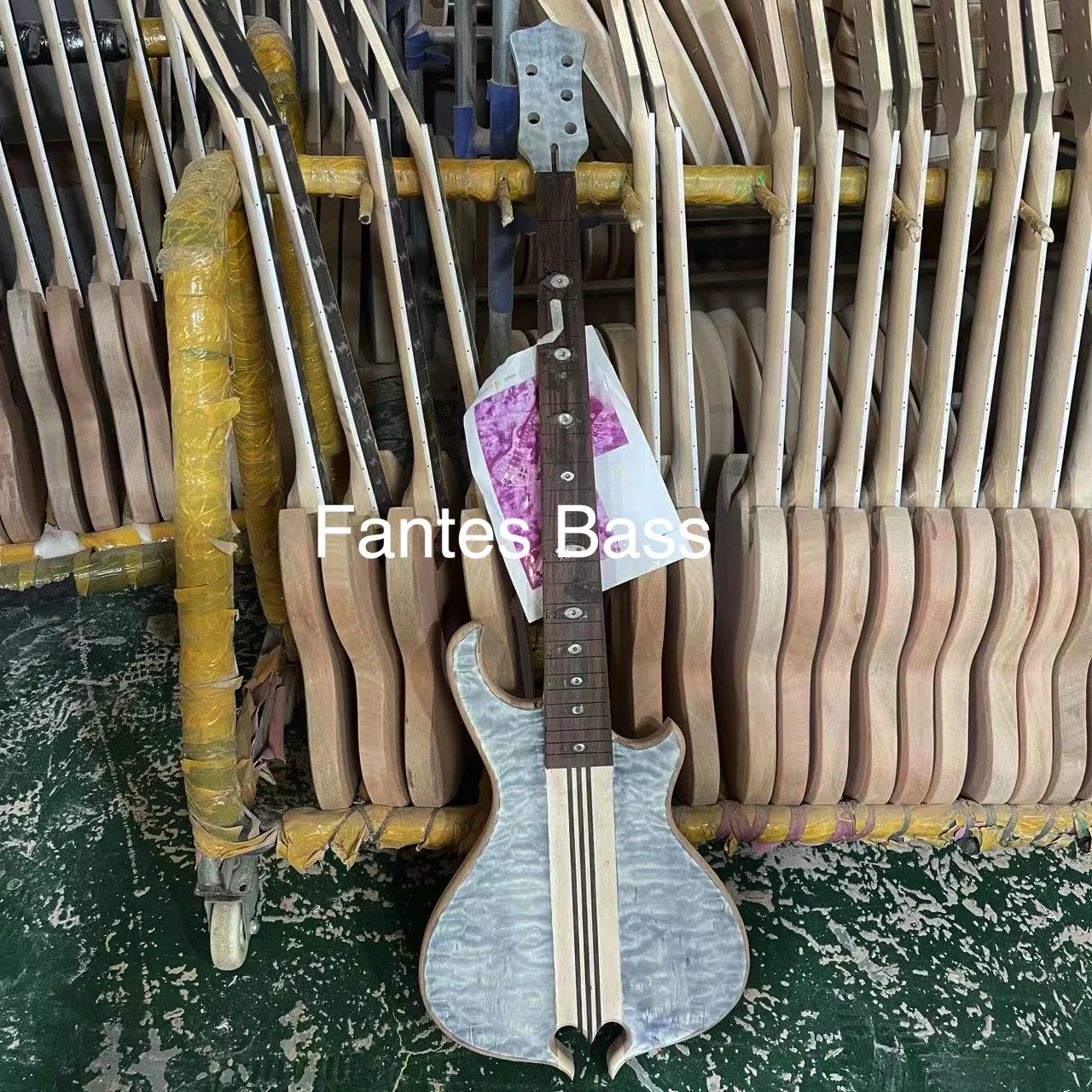 Custom Alem Flamed Maple Top Cut Heart Body Bottom 5 Strings Electric Guitar Bass