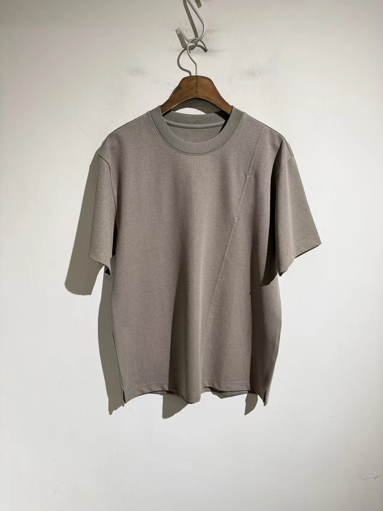 

Men's Casual Loose ort Sve T-irt Lu een Linen Lyocell Fabric Drapey Comfortable Breathable Faionable Basic Sle
