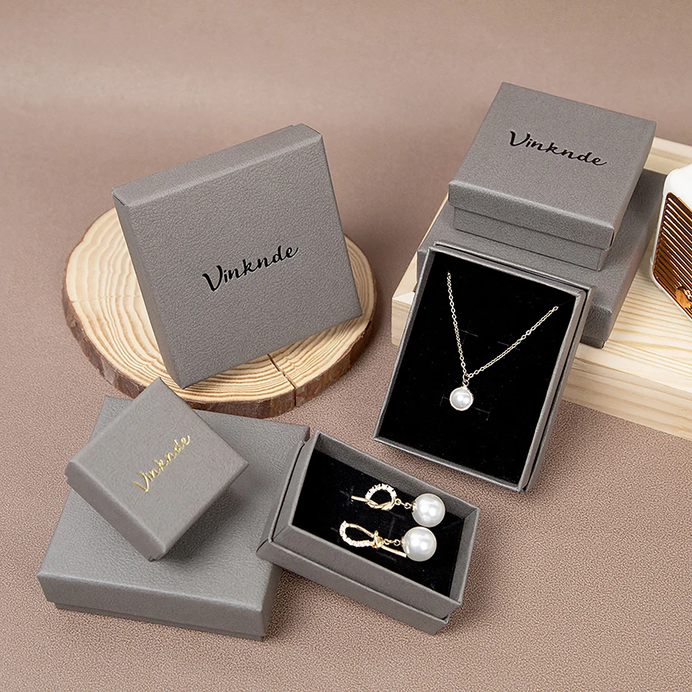 

100Pcs Custom 9x9x3cm Ring Earring Display Box Wedding Jewelry Package Boxes Studs Necklace Organizer Storage Jewellry Dust Case