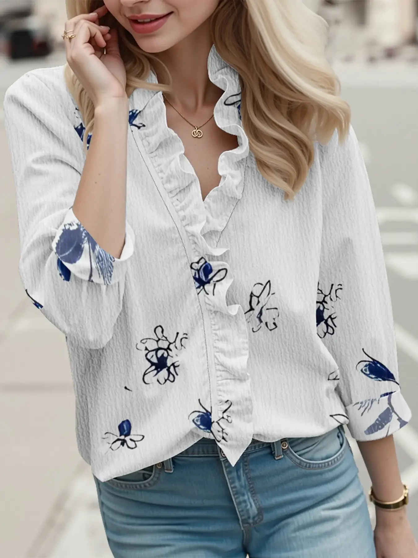 Autumn new V-neck casual top, women's long sleeved lace shirt, Lace trim - wrinkle resistant short sleeved shirt