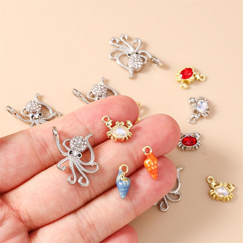 5 Stück niedliche, bunte Metallanhänger in Form von Krabben und Muscheln für die Schmuckherstellung, geeignet für Ohrringe, Halsketten, Armbänder und DIY-Bastelarbeiten. – Detail 2