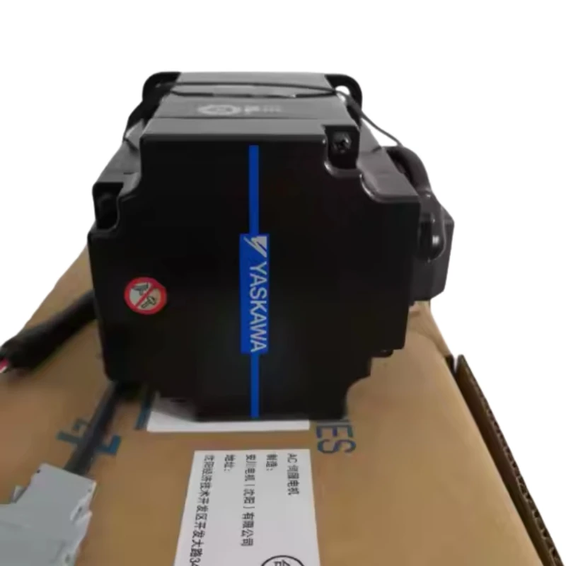 New In Box Yaskawa SGM7J-08A7C6S Servo Motor In Stock