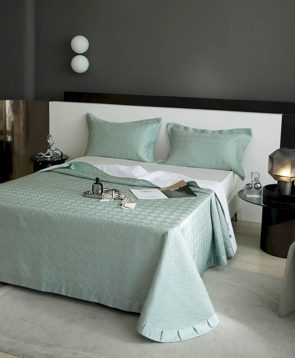 High quality Lyocell Tencel bed cover three piece set, thickened cotton quilted, summer cool feeling ice silk cool mat