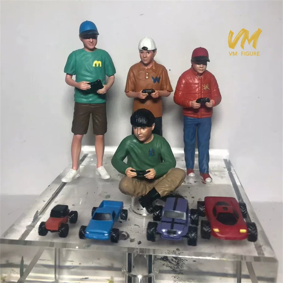 

Миниатюрная модель 1/18, детские друзья, играющие в модели гоночных машинок, реквизит для сцены, окрашенная фигурка, модель куклы, игрушка, вид на транспортные средства, декор
