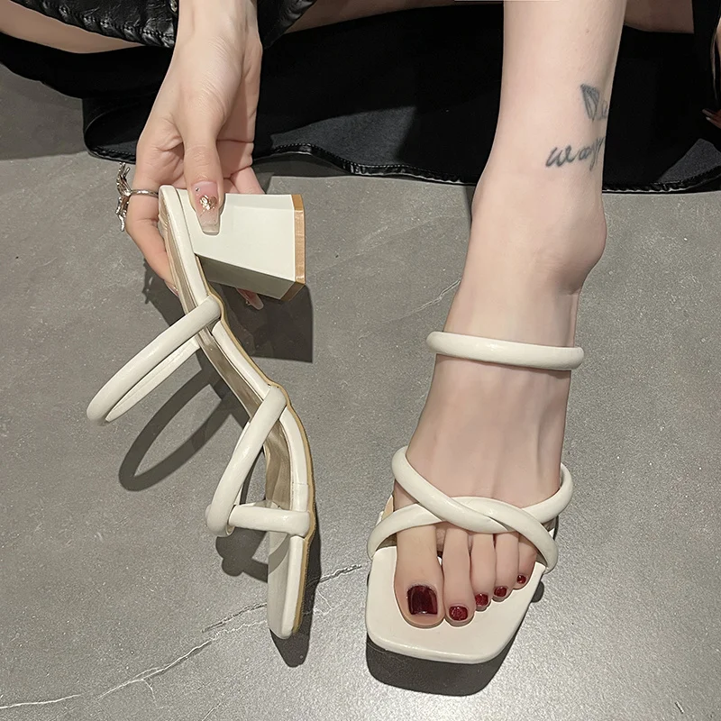 2024 New Summer Style Comfortable Wear-resistant Casual Sexy Simple Versatile Sandals Thick Heel Style Retro Slippers