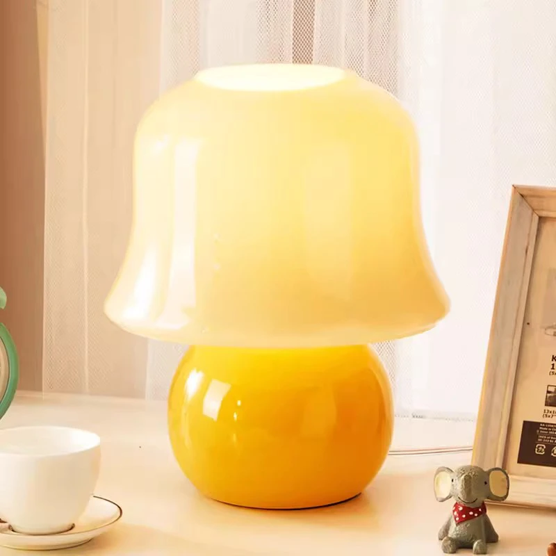 

French Design Cute Yellow Desk Table Lamp for Living Room Lamp Glass Post Modern Table Lamps Bedside Study Reading Night Light