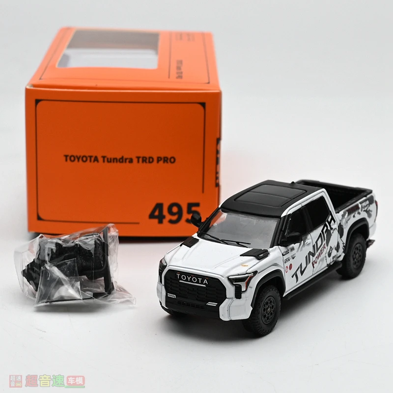1:64, Jeep off-road pintado na cor Tunica Panda, modelo colecionável de carro em miniatura de liga metálica fundida, presente para festivais.