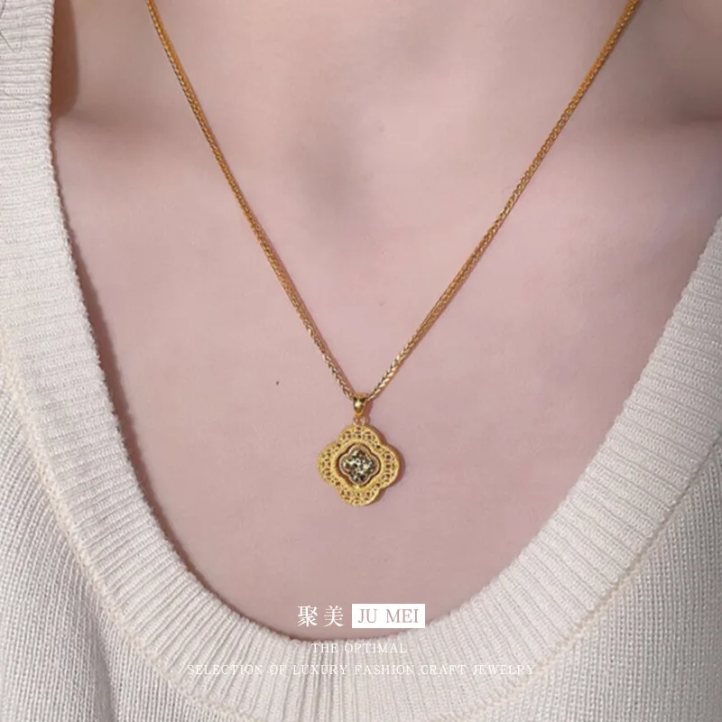 

9999 24K real gold design crushed ice hollow copper coin four-leaf clover pendant light luxury clavicle chain
