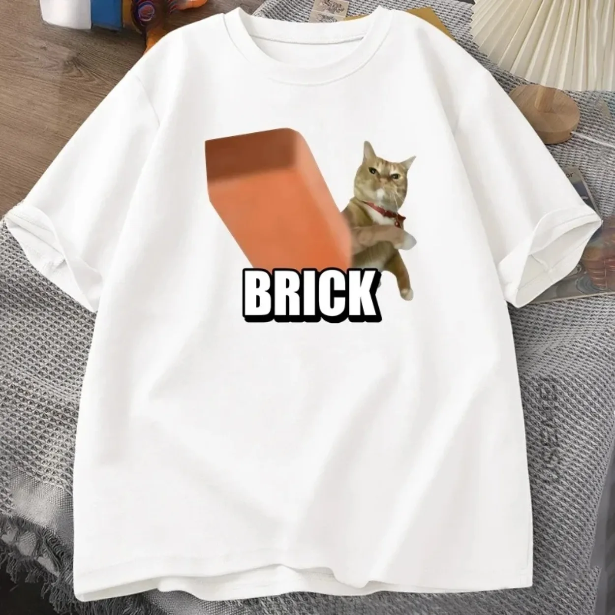 Funny Cat Throwing Brick Meme Lightweight T-shirt Women Fashion Short Sleeve T-Shirt Round Neck Fashion Unisex Clothing Top Tee