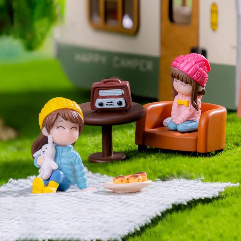2pcs Mini Girls Best Friend Statue Micro Landscape Decoration Car Home Desktop Ornaments
