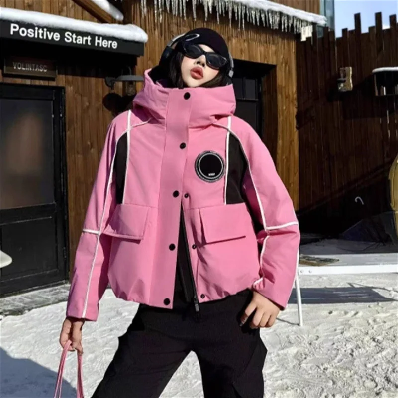 Nuovo Piumino Invernale di Tendenza con Colori Contrastanti, Giacca Corta da Donna con Cappuccio, Imbottita e Calda in Piuma d'Oca Bianca