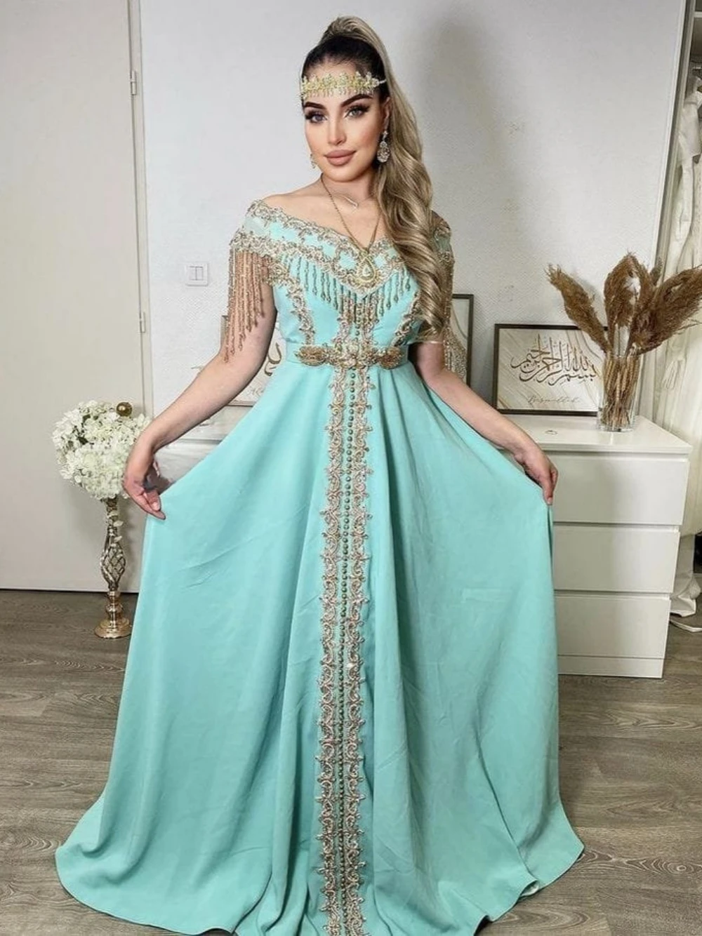 Vestido elegante com borla, vestido até o chão, V-Neck Kaftan, Caftan marroquino, Dubai, Festa