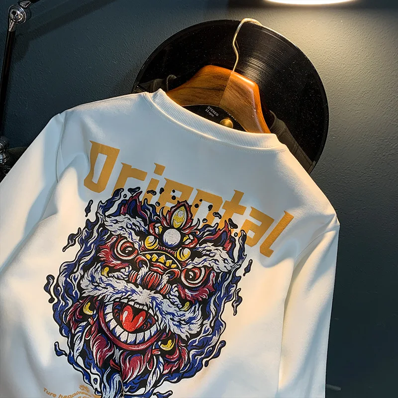 Рисунок 3 - Модный свитер с принтом для мужчин