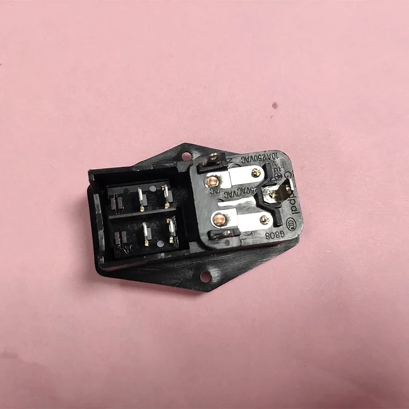 1PCS/LOT AC triangular three-in-one pair fuse green light switch medical power socket G808
