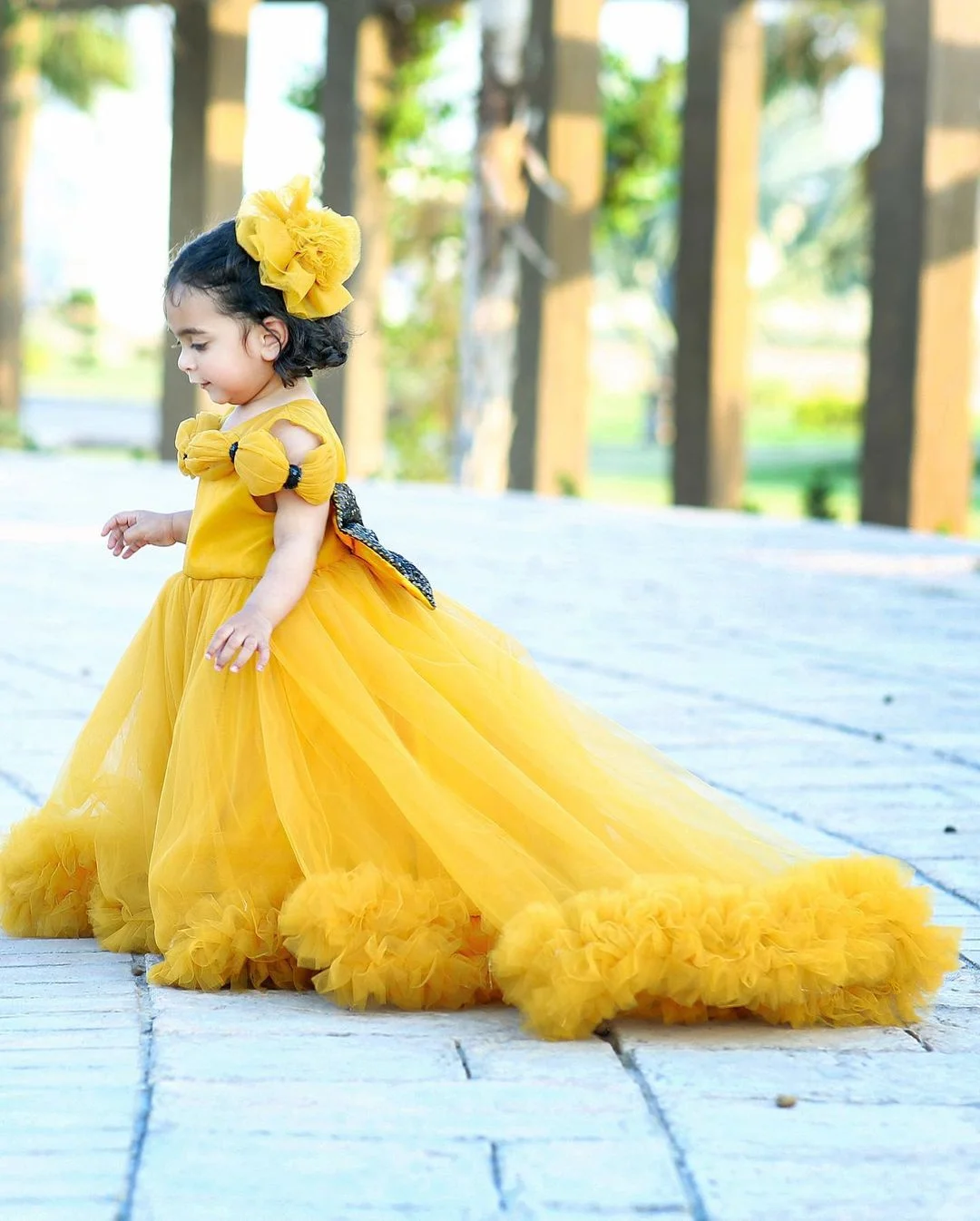 Elegant สีเหลืองดอกไม้สาวชุดสําหรับงานแต่งงานเจ้าหญิง Tulle Puffy กับโบว์เด็กวันเกิด Party First Communion Ball Gowns