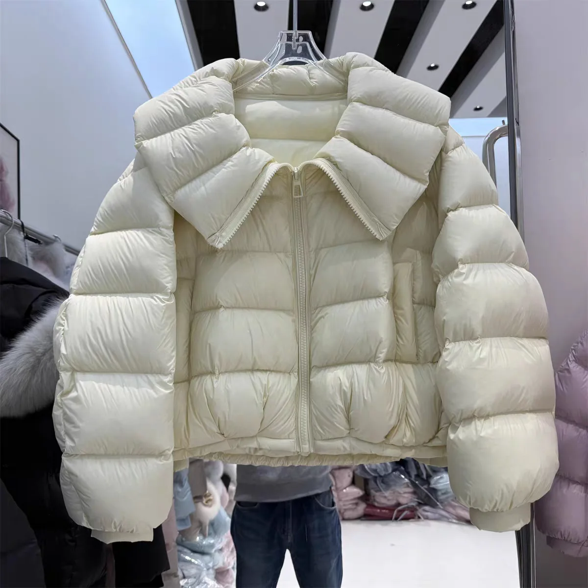 

2026 New Winter Women's 90 White Duck Down Jacket with Large Flared Collar Thicke Cloud-Puff Loose parka Plus Size Fashion Coat