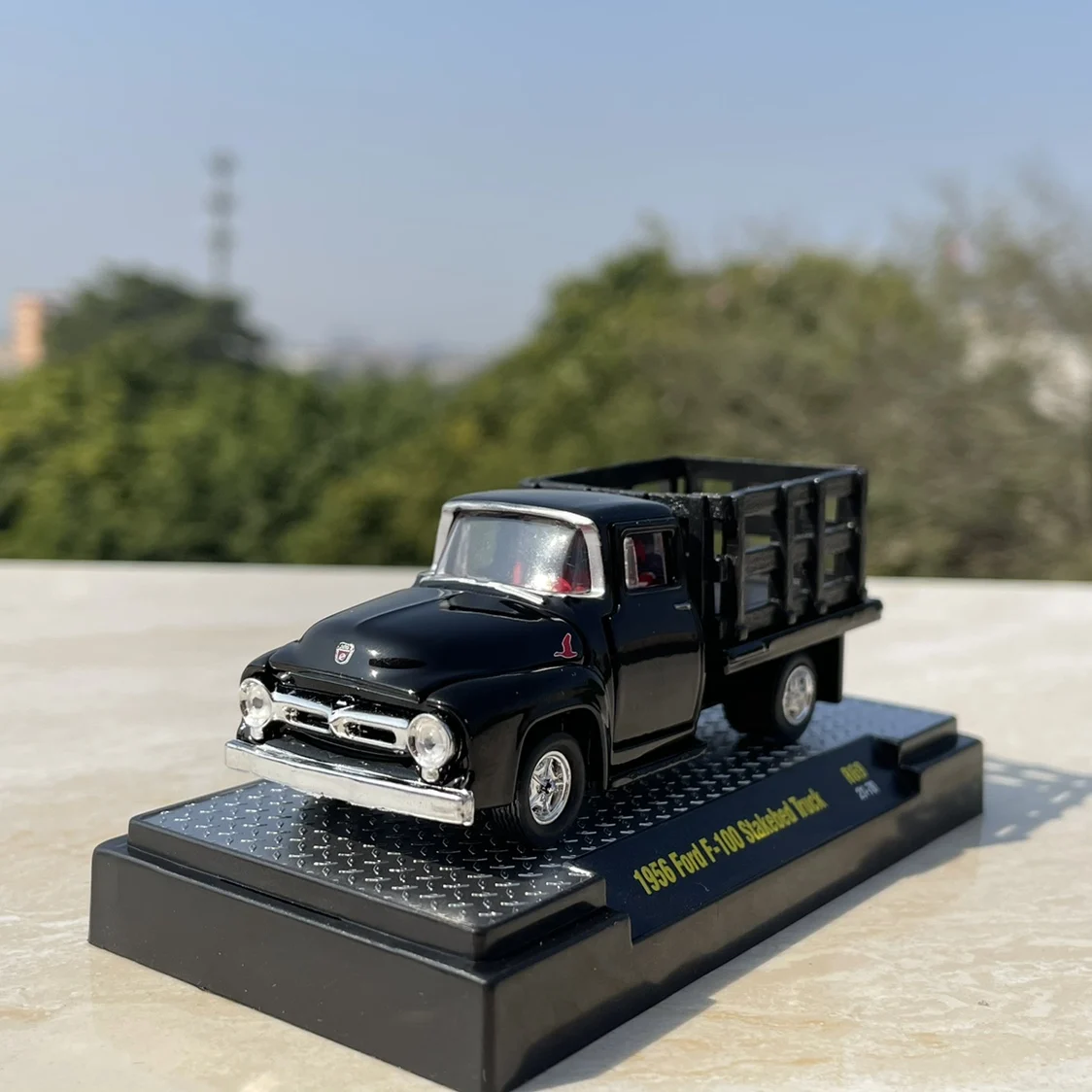 

Модель литая автомобиля Ford F100, масштаб 1:64, Классическая ностальгия